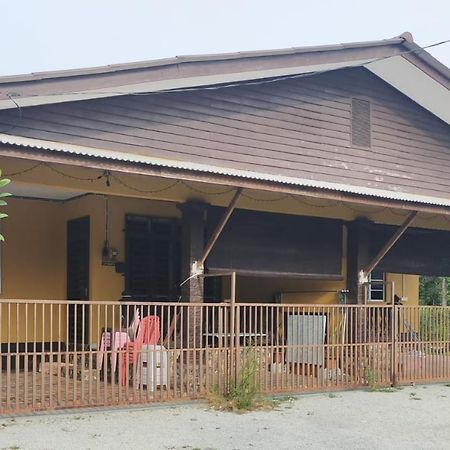 Rumah Persinggahan Di Kuala Terengganu Terengganu Homestay E Exterior photo