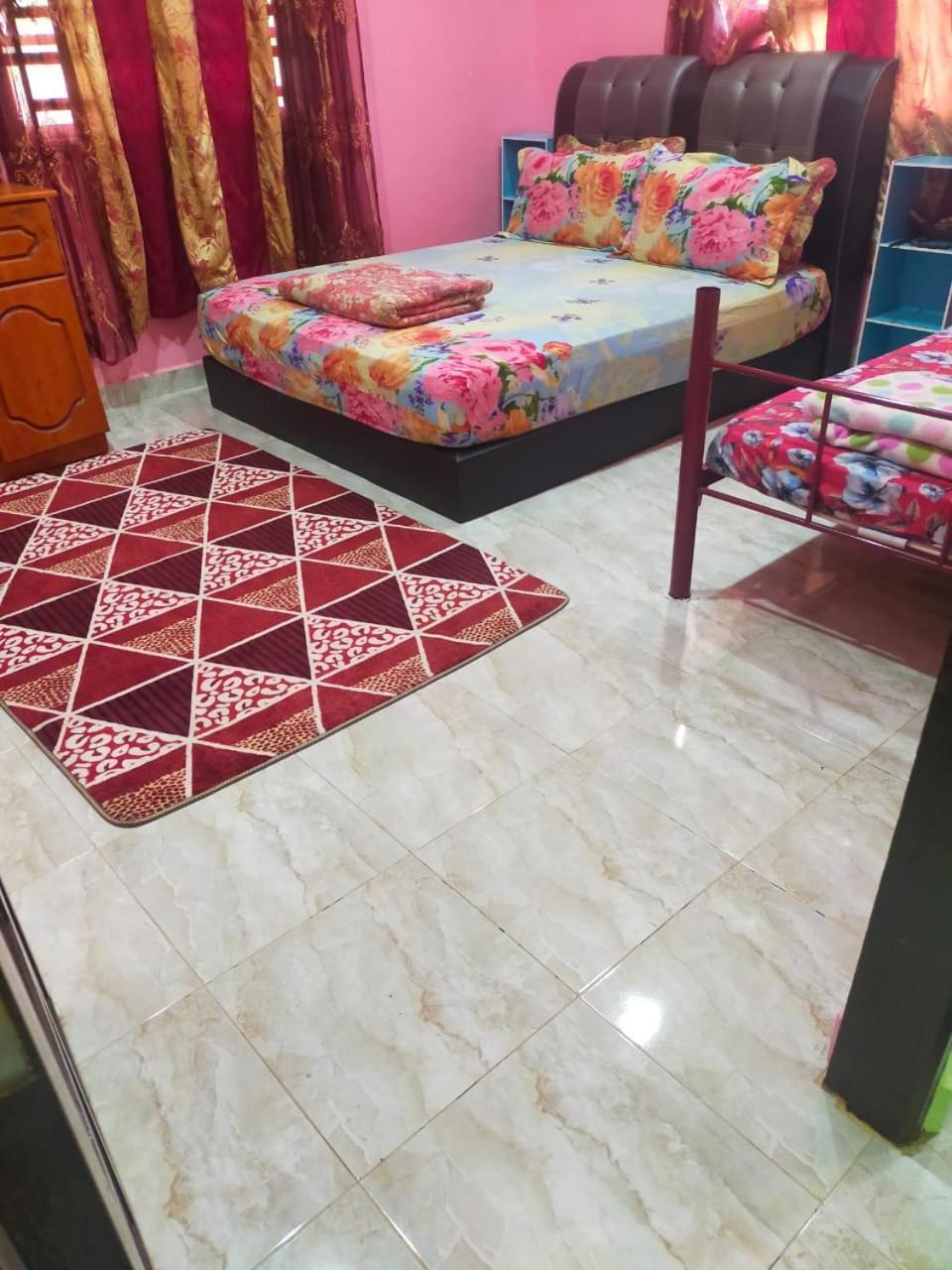 Rumah Persinggahan Di Kuala Terengganu Terengganu Homestay E Exterior photo
